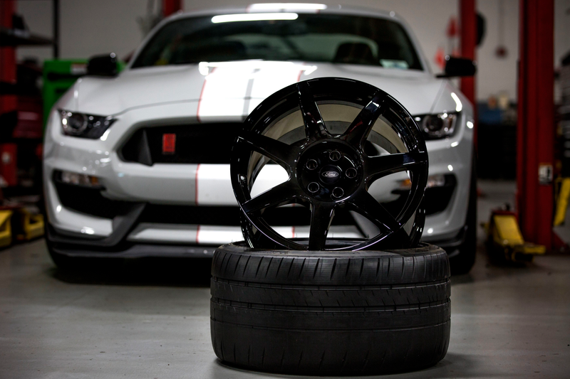 Illustration for article titled The Shelby GT350R's Super Light Carbon Fiber Wheels Use NASA Techology